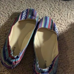 Multi-colored flats